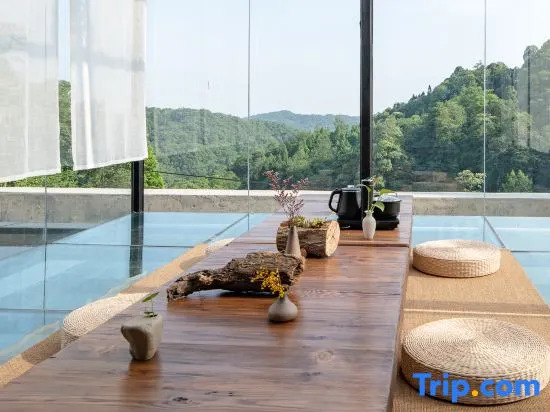 Dujiangyan Shili Mountain Jing Private Tang Hot Spring Resort Hotel (Qingchengshan Branch)