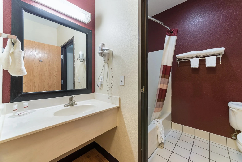 Red Roof Inn St Louis - Troy, IL