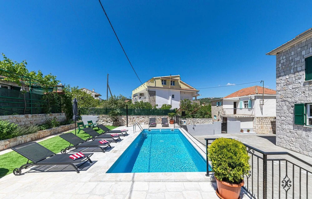 Awesome Home In Vinisce