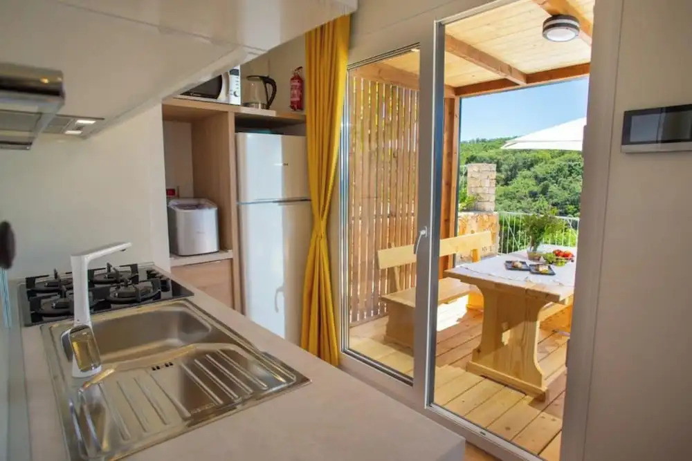 Spacious Apartment in Novalja near Sea