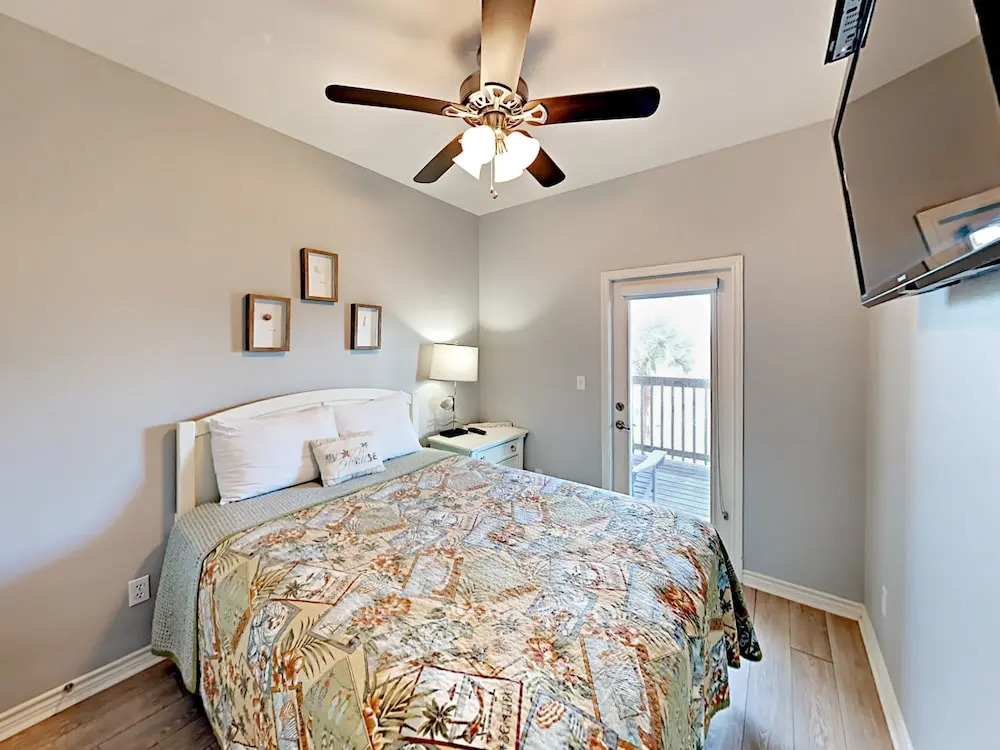Walk To Beach 4br/3ba  - Port Aransas 4 Bedroom Townhouse