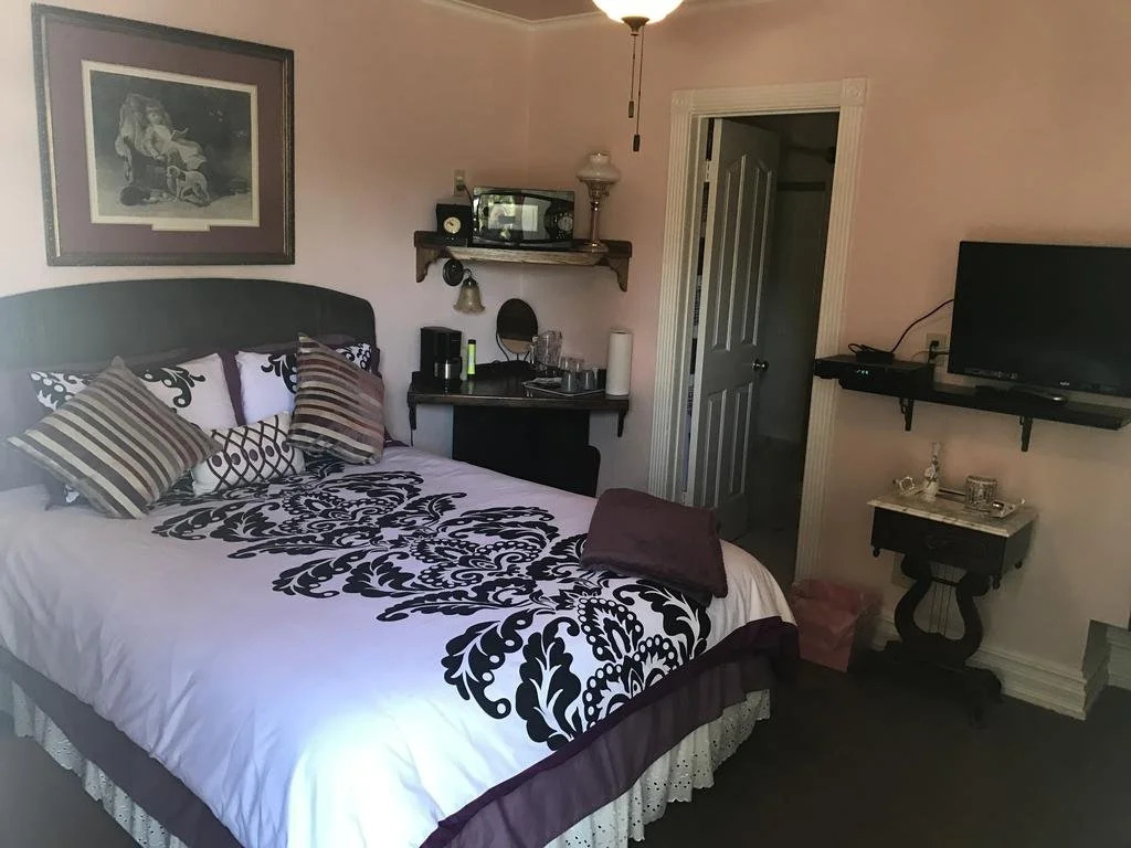 Walk to Lake Arrowhead Village! Home w/ Lake Views