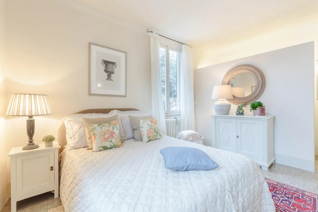 Casa Uccia in Lucca With 1 Bedrooms and 1 Bathrooms