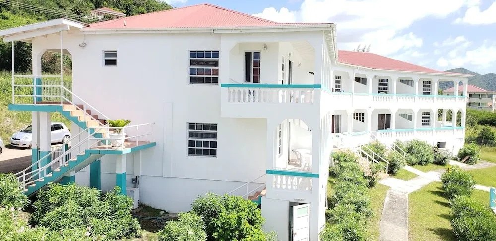 Royal Cove Hotel