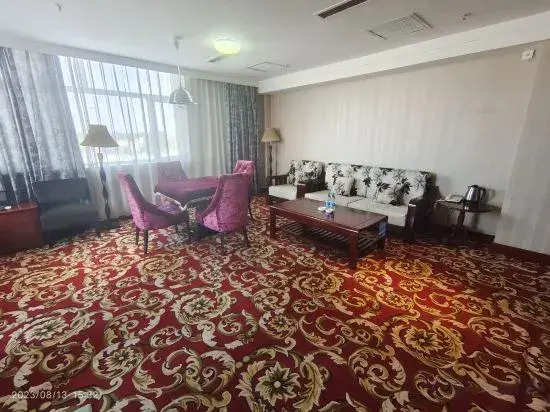Baiyangdian Huayang Hot Spring Hotel