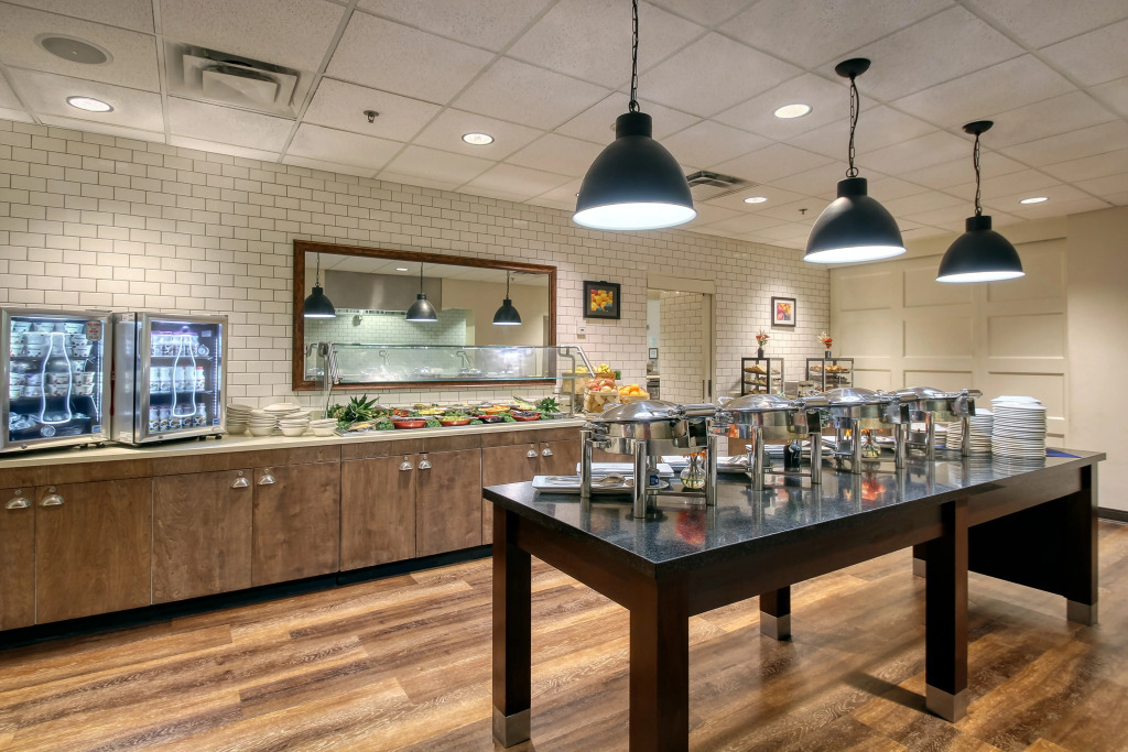 Holiday Inn & Suites Atlanta Airport North by IHG