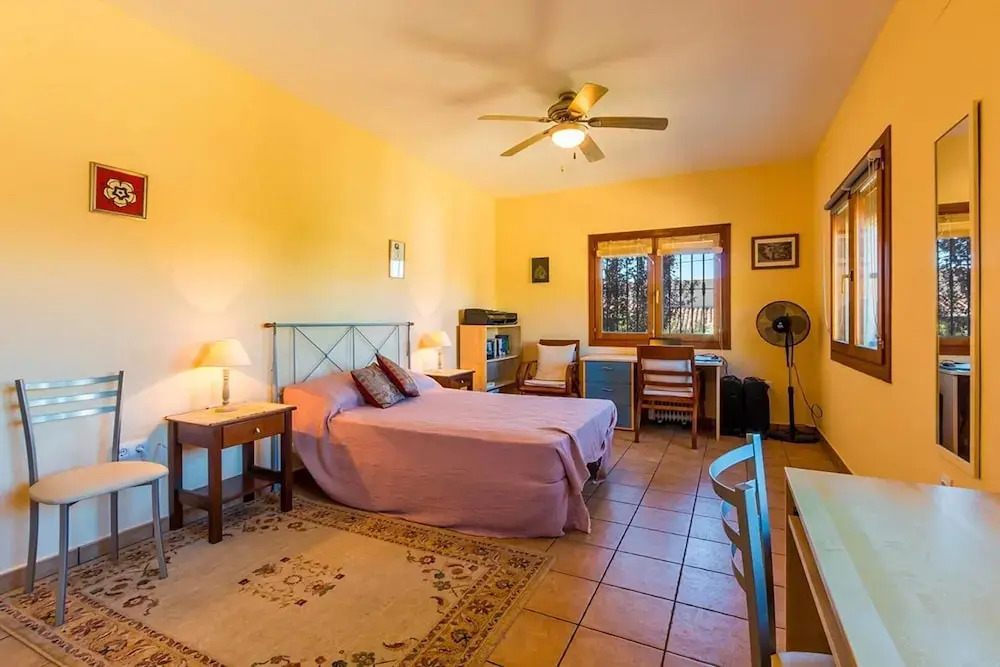 Fanila in J vea With 4 Bedrooms and 3 Bathrooms