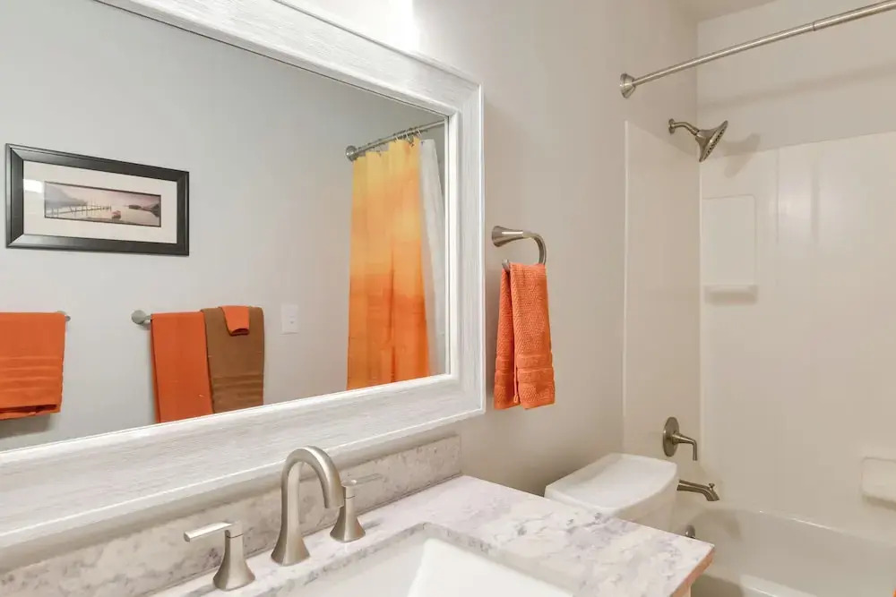 Shared Yard + Fire Pit: Airy Anchorage Apt!
