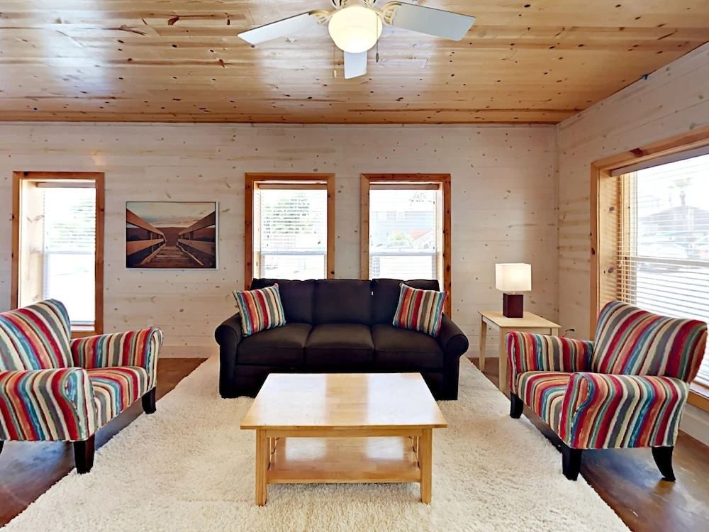 The Commons #404 - Three Bedroom Townhome