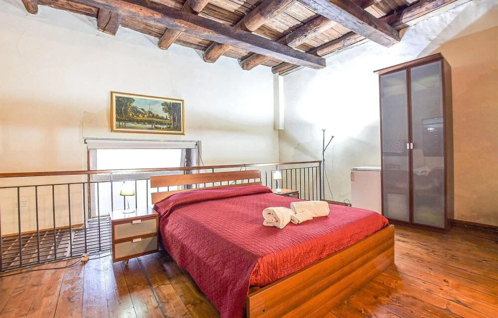 Stunning Apartment in Napoli With Wifi and 2 Bedrooms