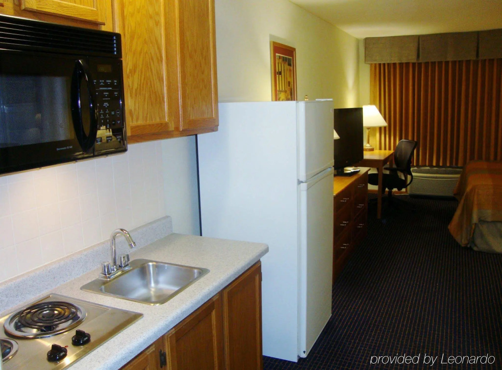 Best Western West Towne Suites