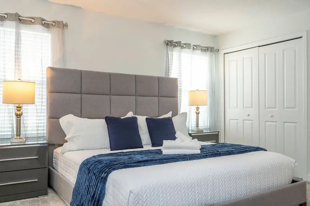 Beautiful 4 BR Close to Disney