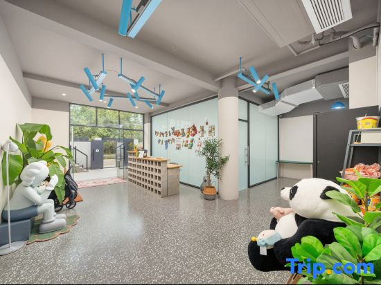 2nd-Home Hostel
