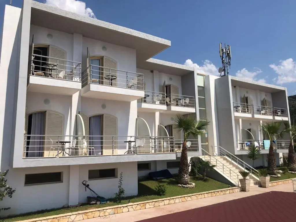 Royal Blue Hotel