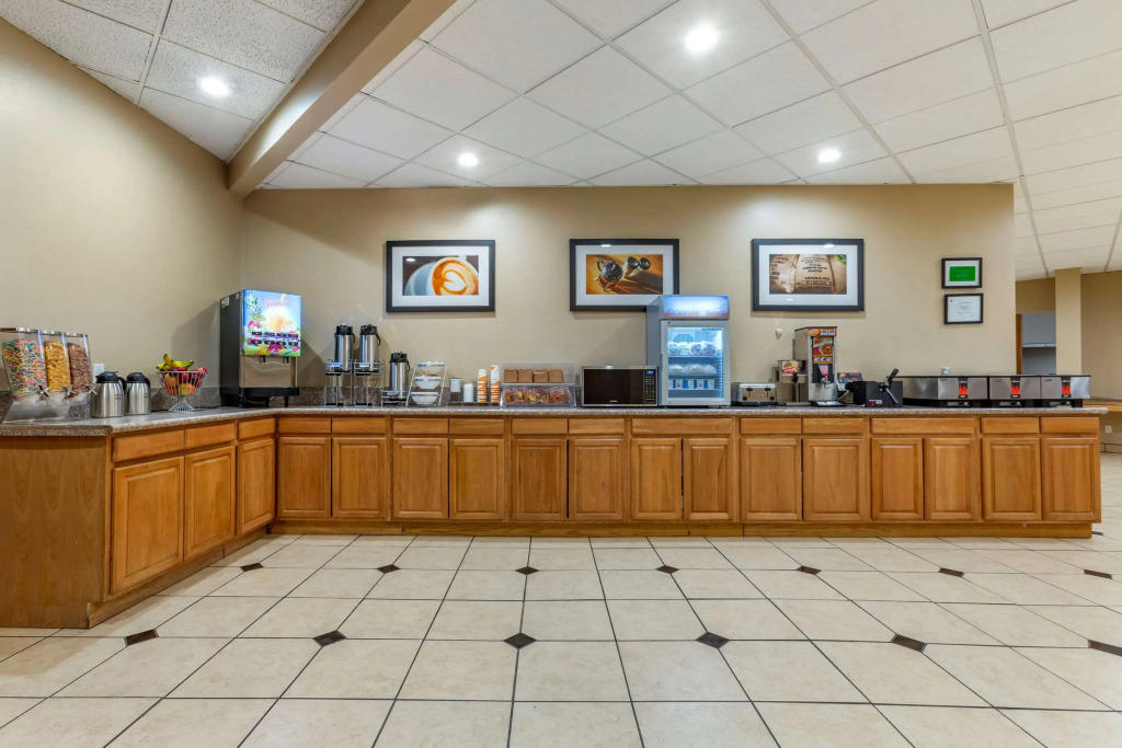 Clarion Inn & Suites Roswell