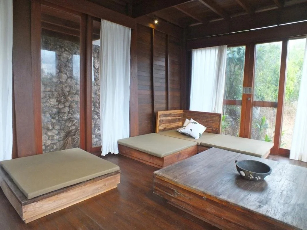 Villa Trevally