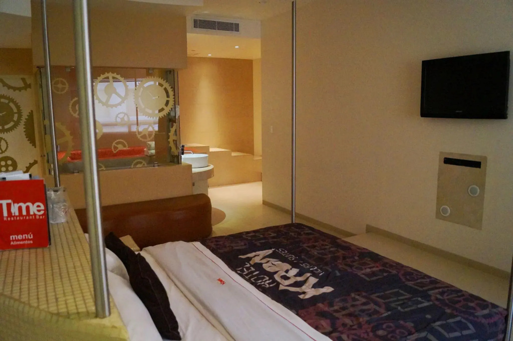Love Hotel Kron