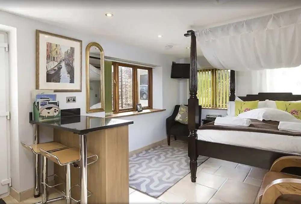 Wisteria Cottage - Hillside Holiday Cottages, Cotswolds