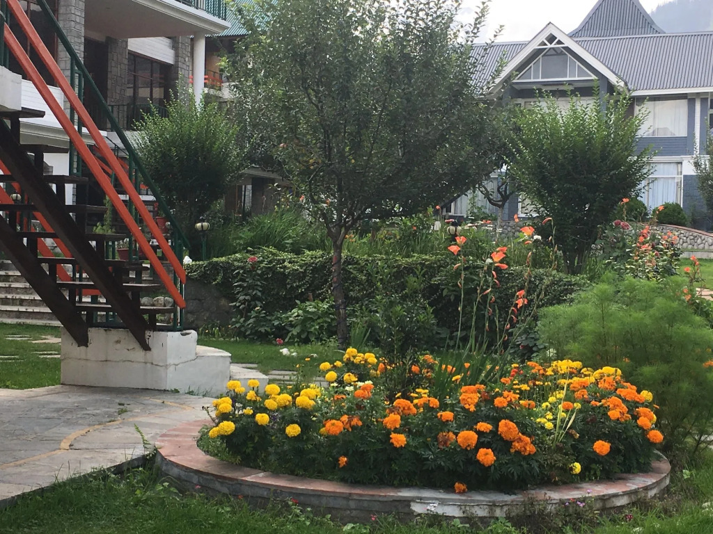 The Highland Park - A Truly River side Resort