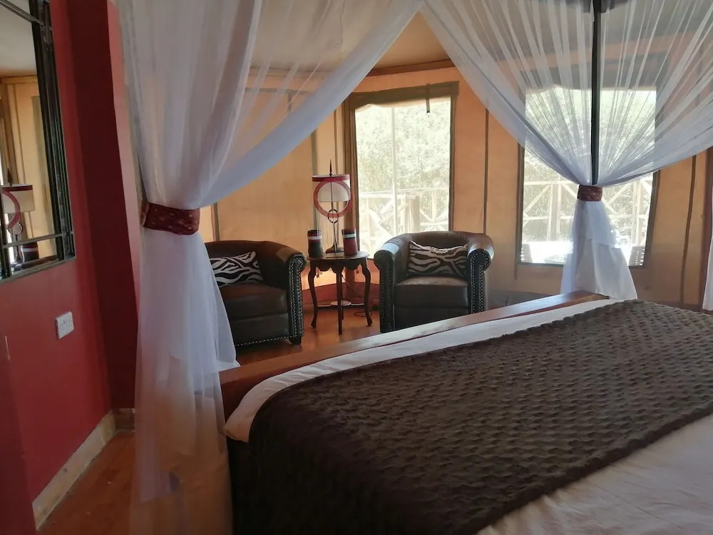 Emayian Luxury Camp