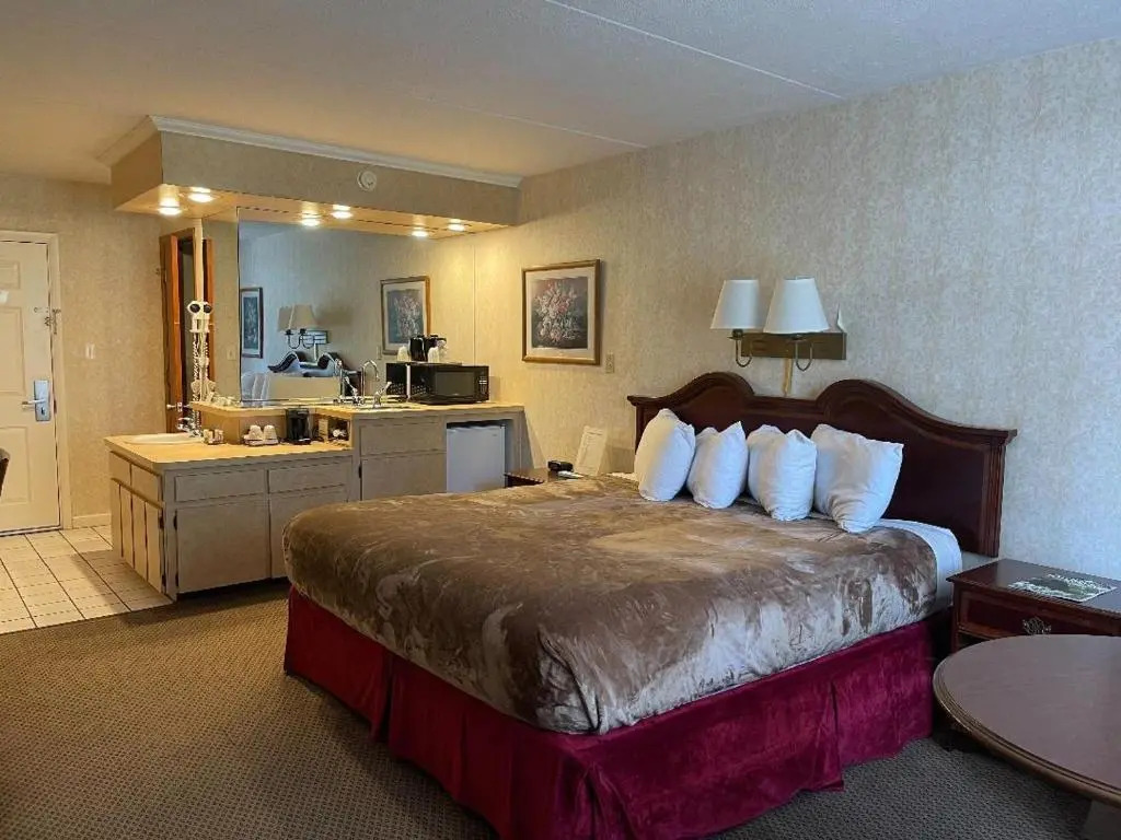 Zoders Inn and Suites