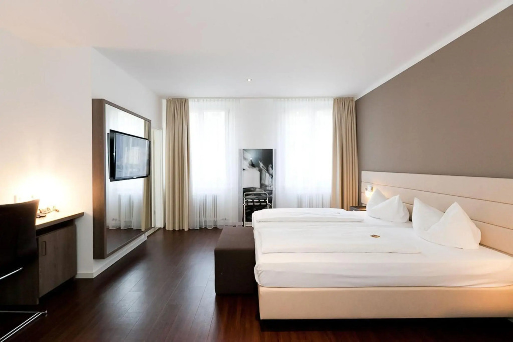 Manhattan Hotel