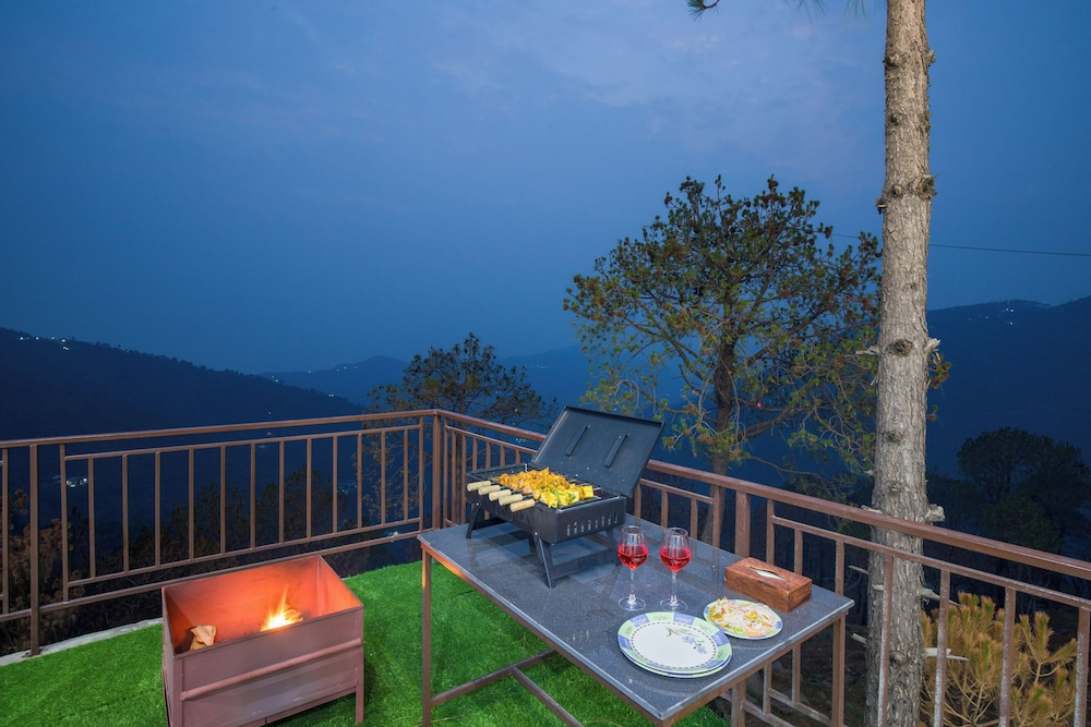 Querencia by Alaya Stays Pet-friendly 5-BHK Villa With Sunset & Hill Views