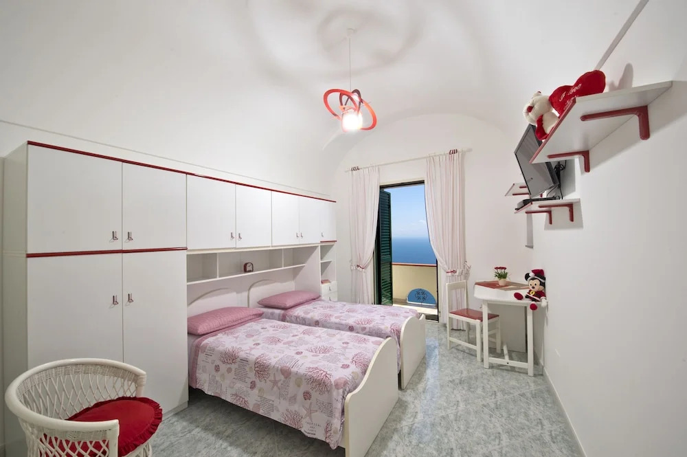 Casabona Holiday