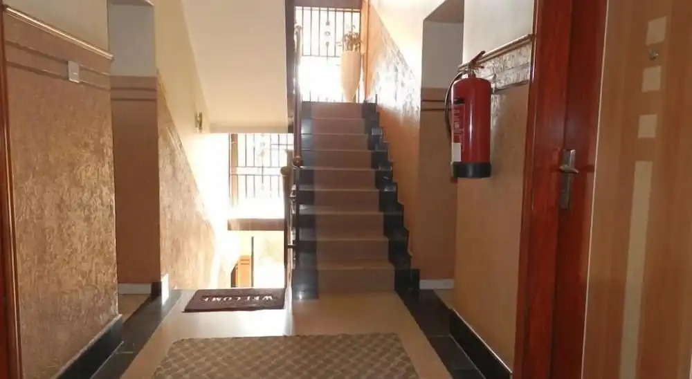 Crown Jakiba Hotel