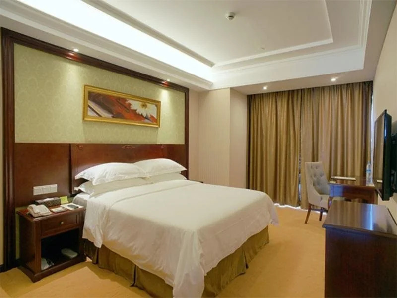 Vienna International Zhoupu Wanda Plaza