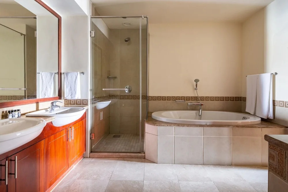 Deluxe 1BR in Fairmont South W/ Huge Balcony & Beach Club Membership!