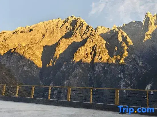 Tiger Leaping Gorge Yijing Yungu Homestay