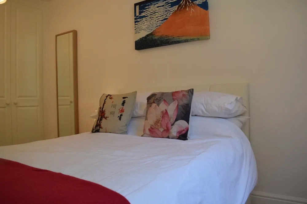 2 Bedroom Home in Angel