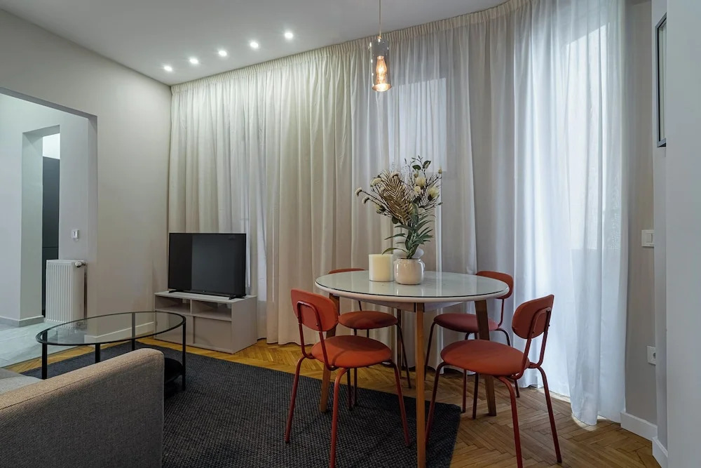 Urban 1BR Loft Residences - Modern Comfort in Bucharest Center