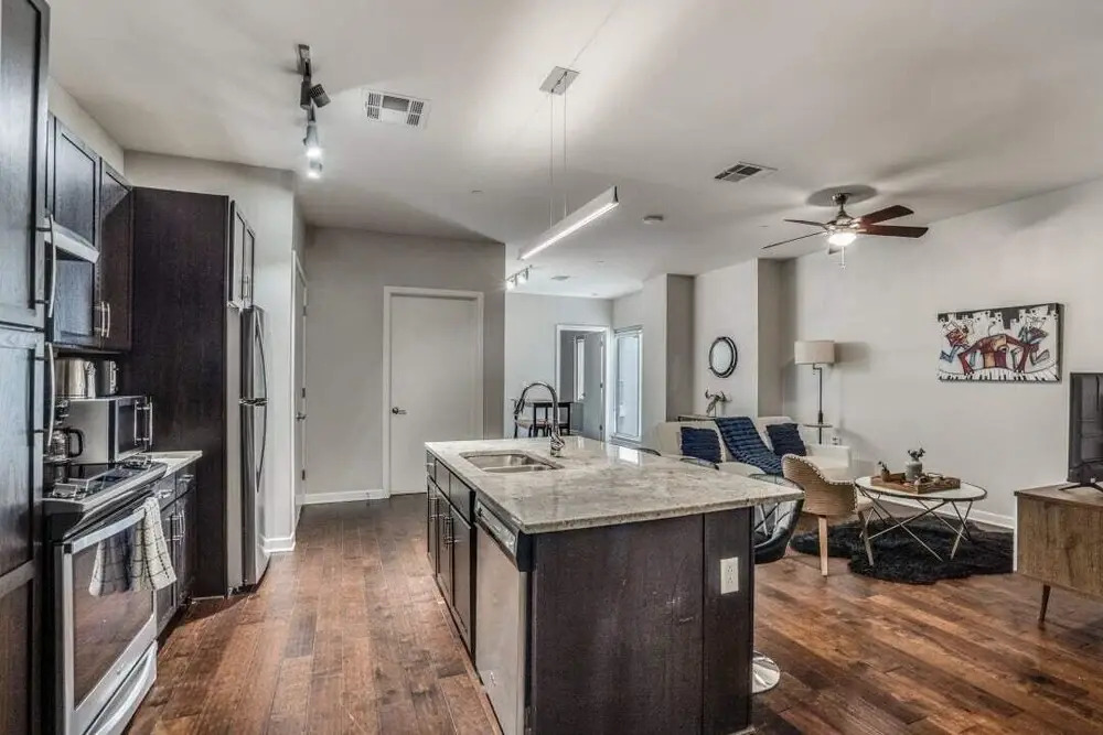 Stunning 2BR 2BA w/SKY POOL lounge CozySuites