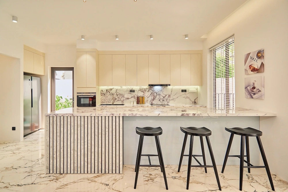 Villa Mystery Riverside 8 Bedrooms