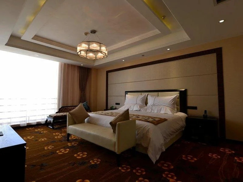 Huang He  International   Hotel