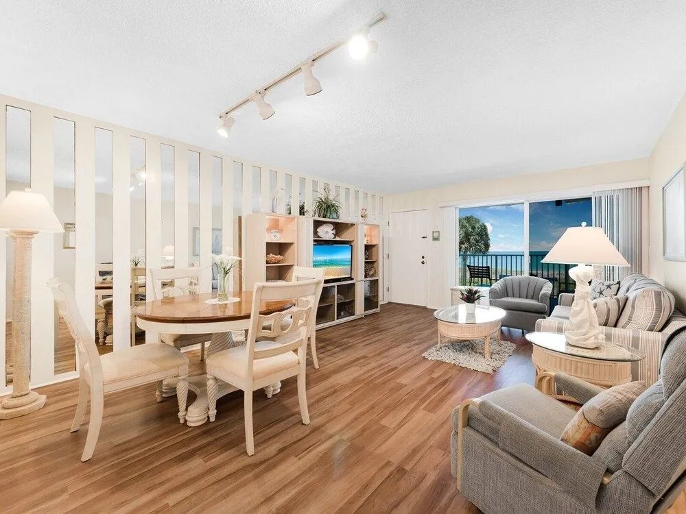 7th Heaven 1 Bedroom Condo by RedAwning