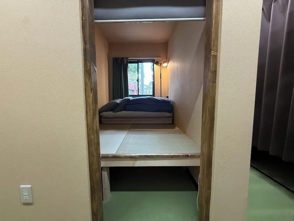 Backpackers Jinya