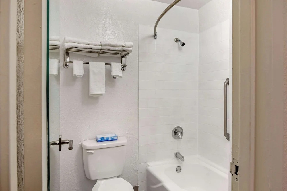 City Studios Inn And Suites