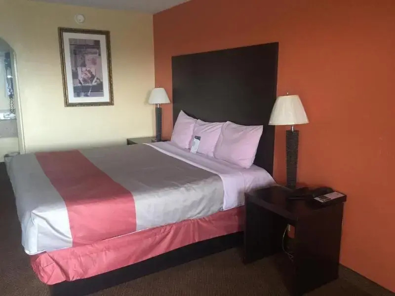 Econo Lodge Central
