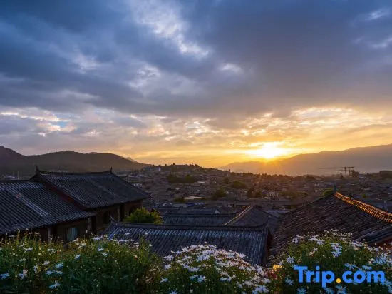Ting Hua • 360° Ancient Town View Resort (Lijiang Ancient Town Branch)