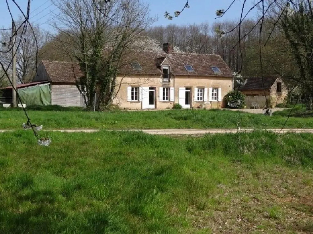 Ferme rénovée avec verger, 7 km du Mans, cheminée, 4 chambres, draps inclus, calme assuré - FR-1-410-251