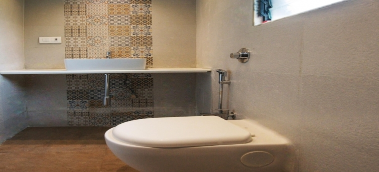 OYO 22070 West Inn Hotel