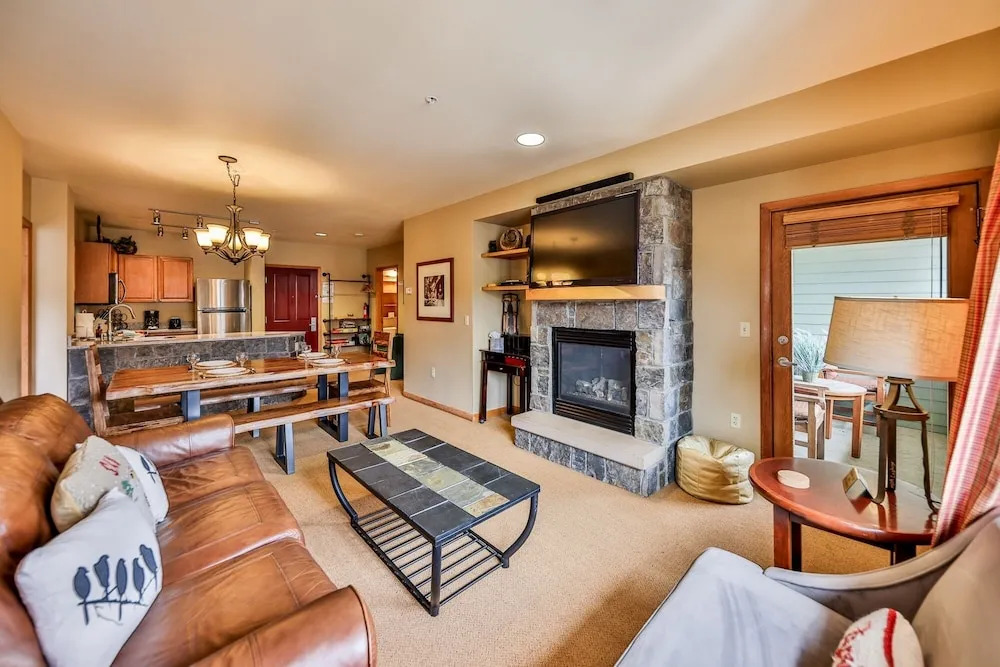 Zephyr Slopeside - 1504 2 Bedroom Condo by RedAwning