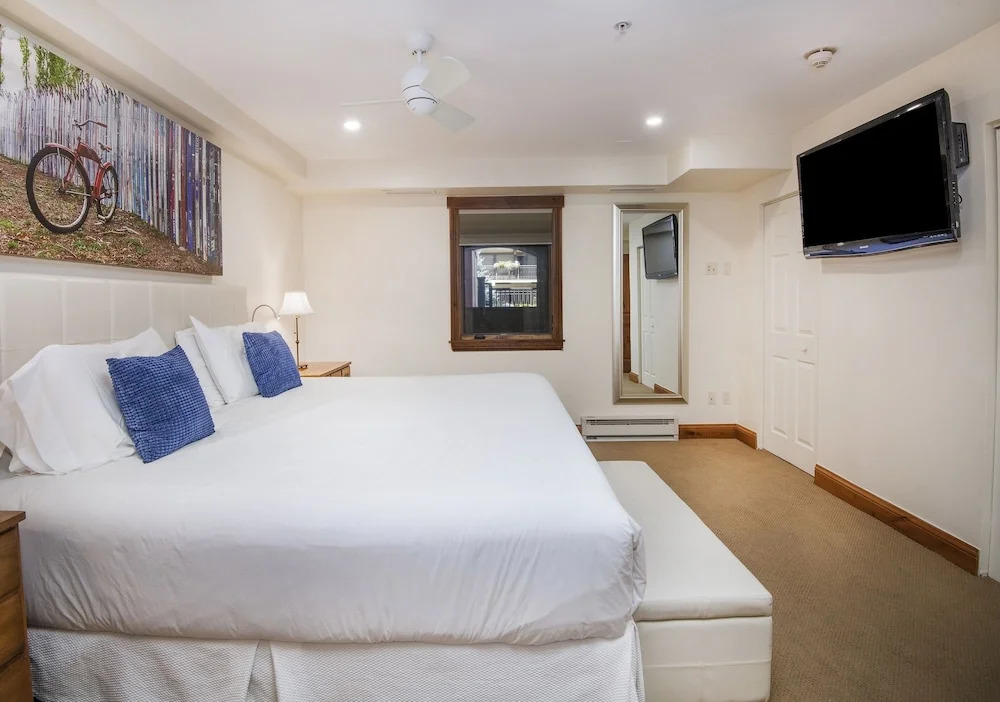 Lionsquare Lodge North #294 1 Bedroom Condo by RedAwning