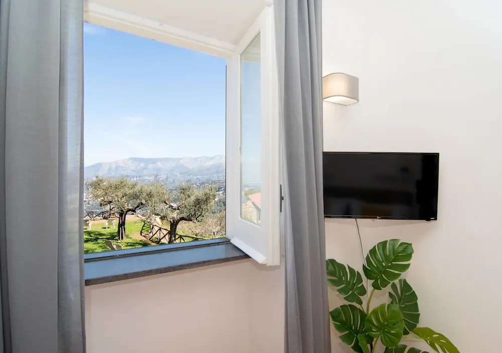 Family Villa in Sorrento Coast Pool & View
