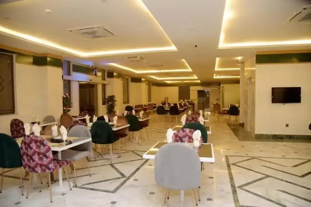 The Rich Hotel & Apartments