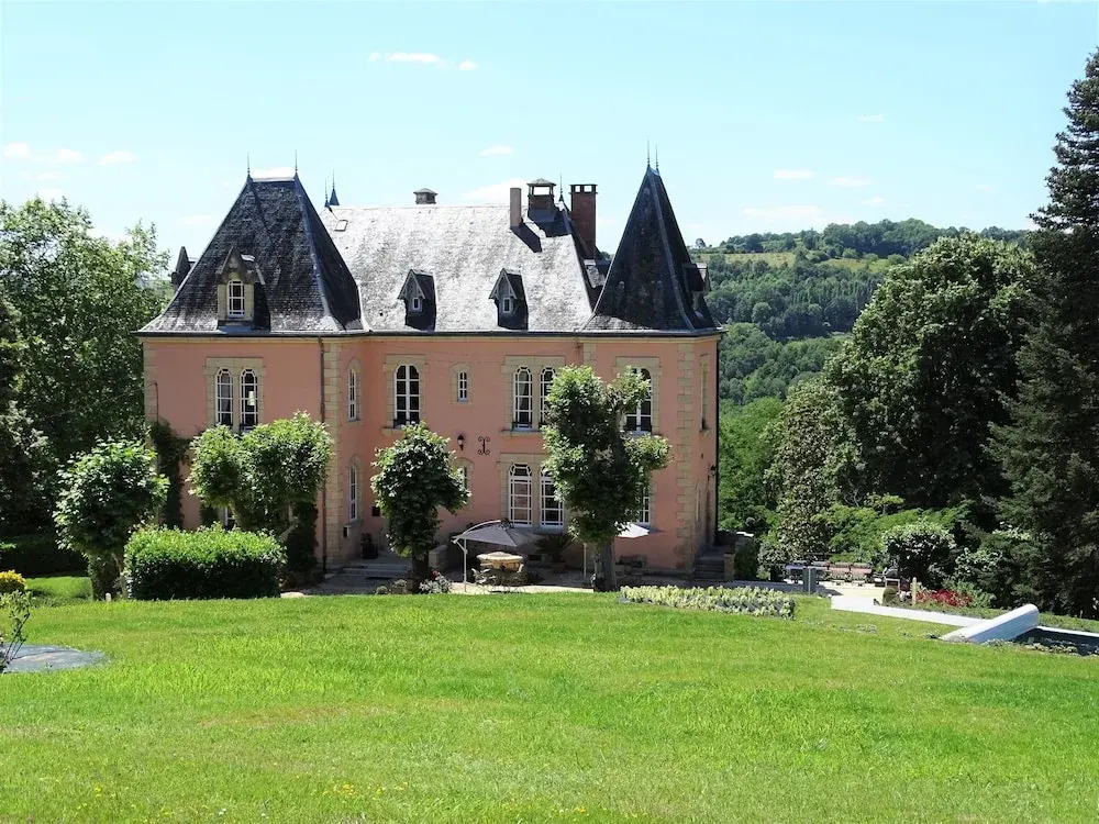 Vineyards and Valleys: A French Hide-in