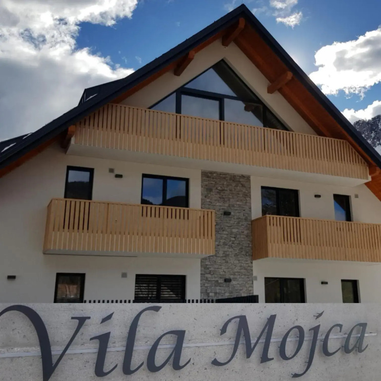 Vila Mojca SKI IN&OUT - Apartmaji Lena